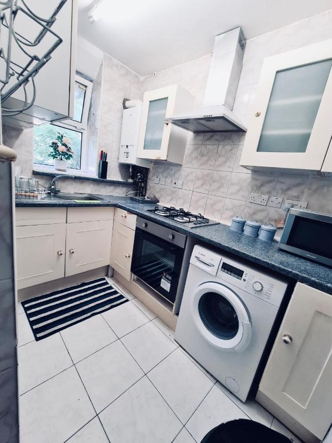 Stunning 3 Bedroom Flat In Stockwell Лондон Екстер'єр фото